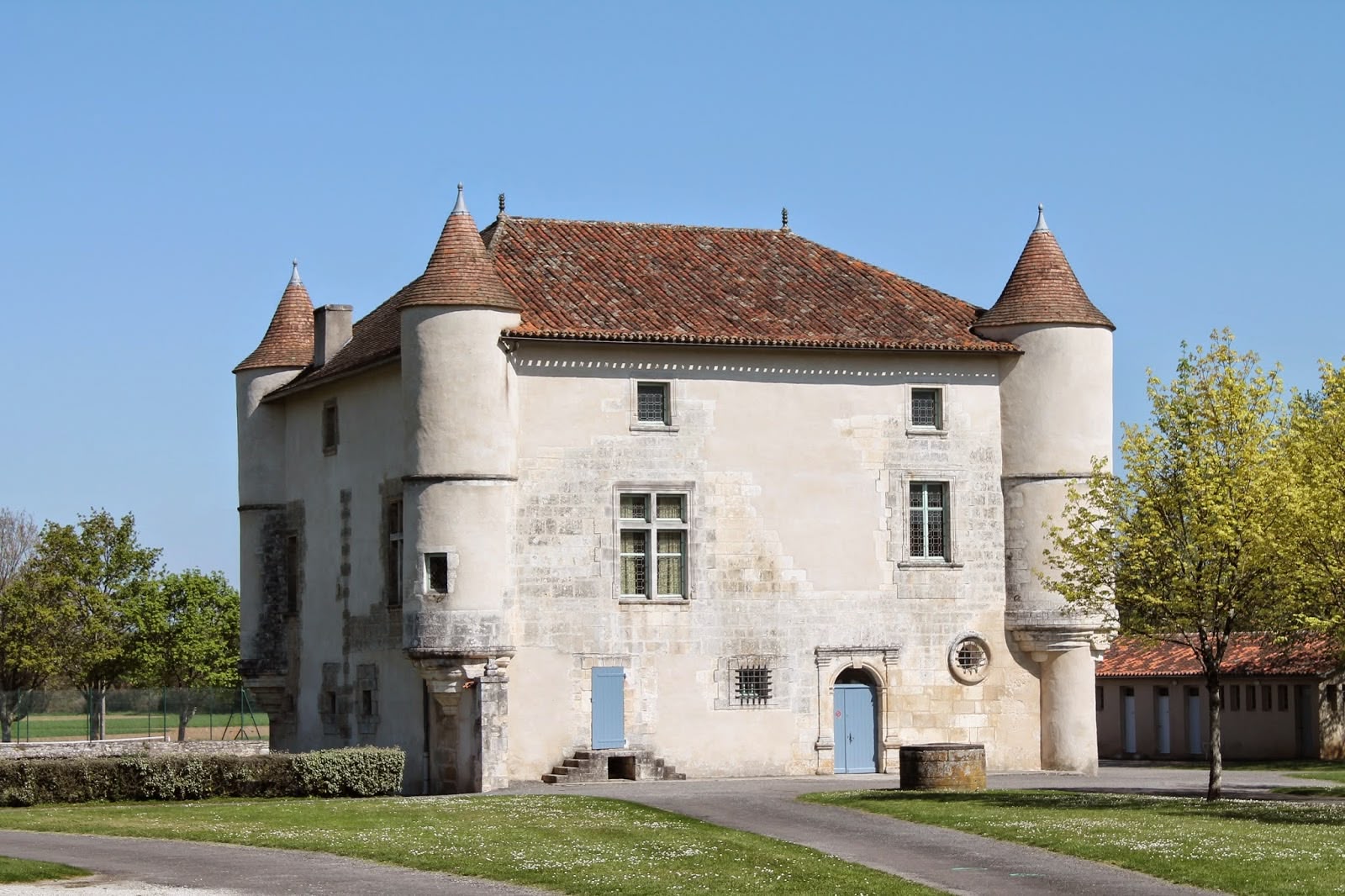 Photographie du chateau de La Rochette de face